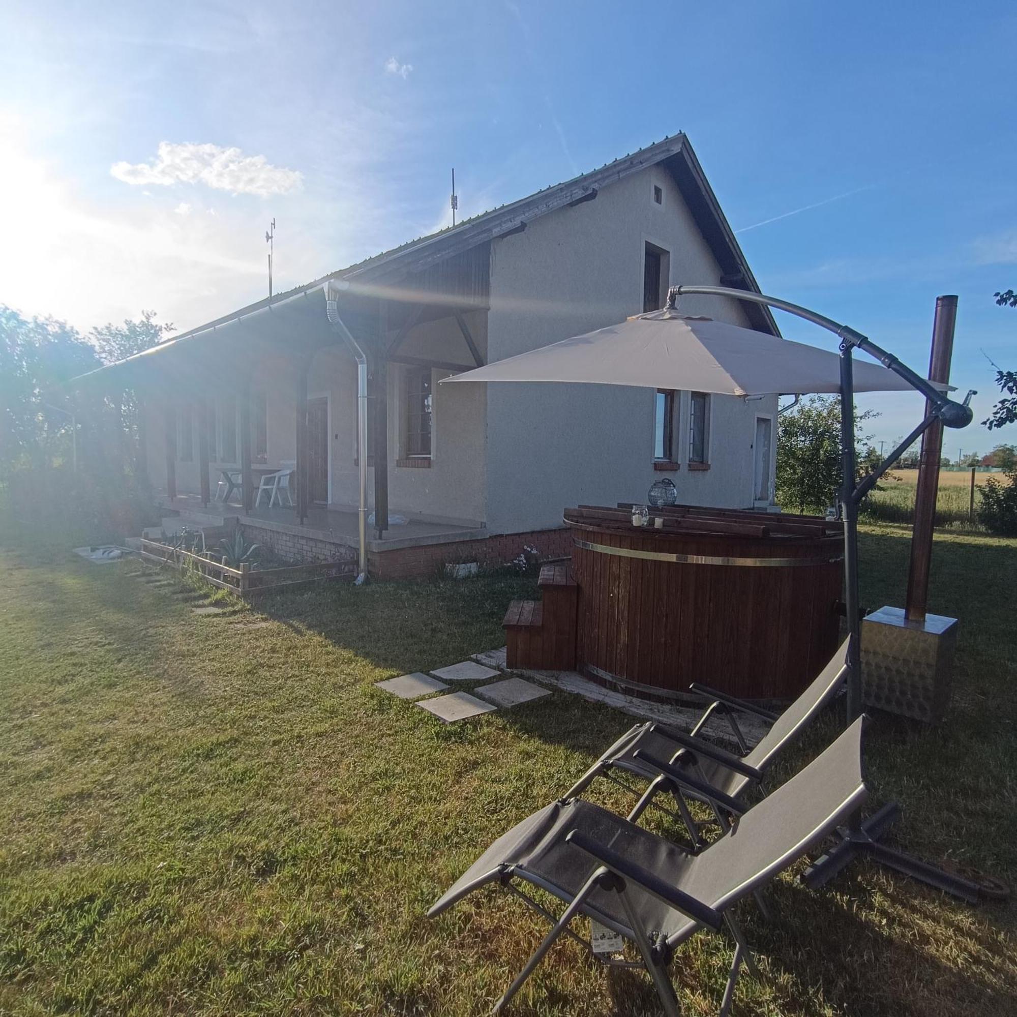 Napkelte Vendeghaz Appartement Szeged Buitenkant foto